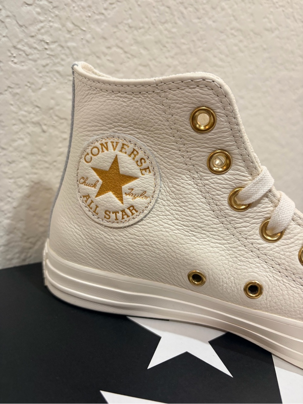 7W Converse all leather tonal in cream and gold new in box
